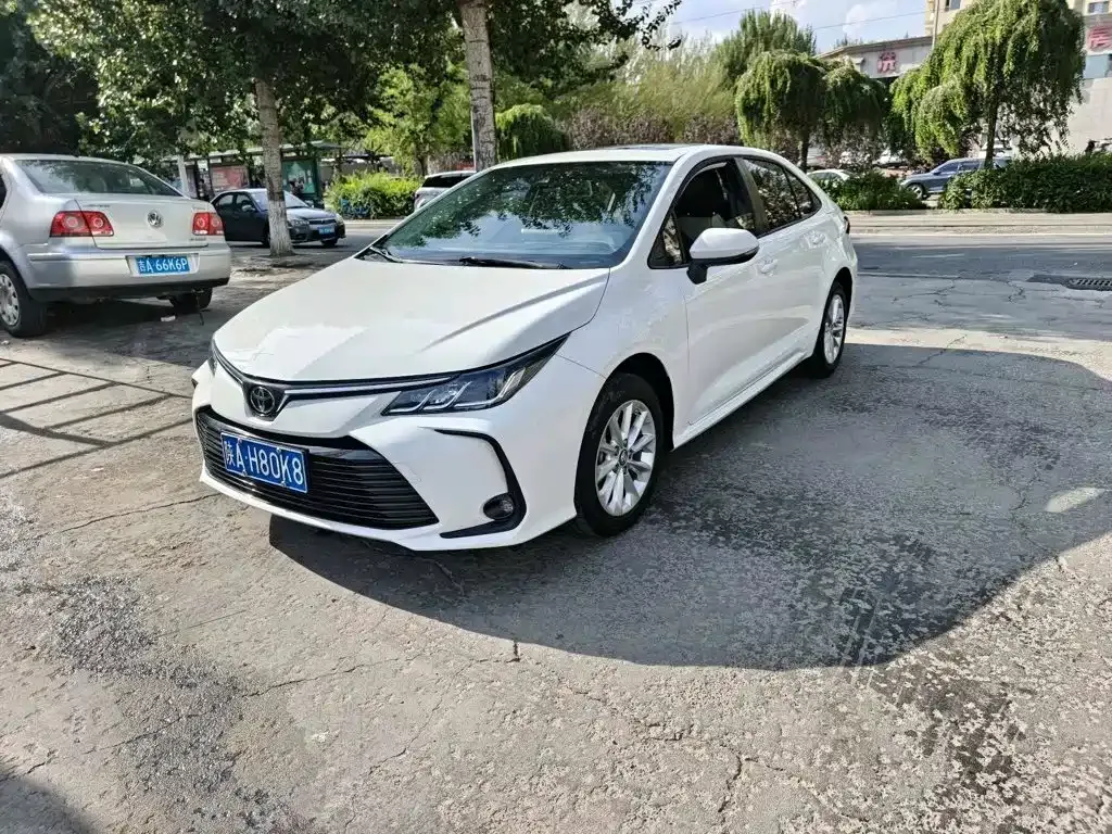 Toyota Corolla — фото 1