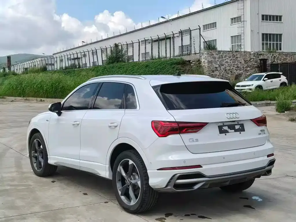 Audi Q3 — фото 10
