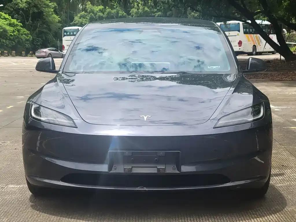 Tesla Model 3 — фото 5