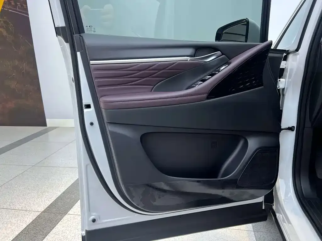 GAC Motor Trumpchi M8 — фото 10