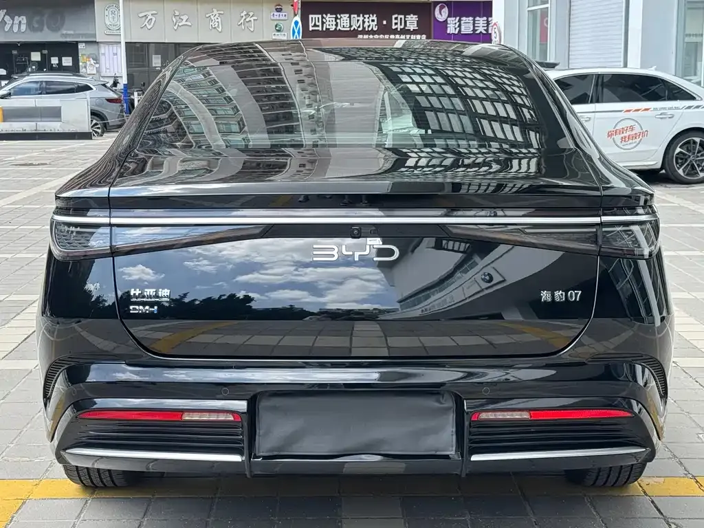 BYD Seal 07 DM-i — фото 10