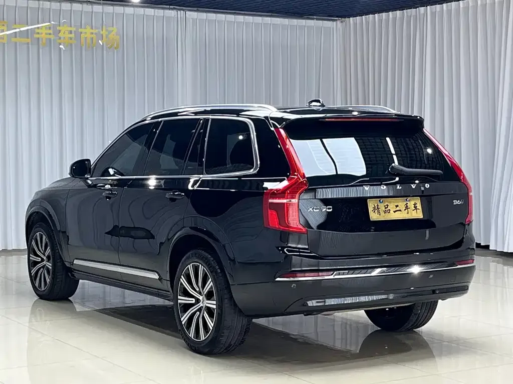 Volvo XC90 — фото 10