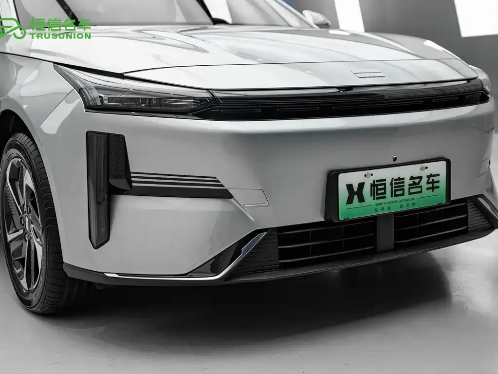 Geely Galaxy L6 — фото 10