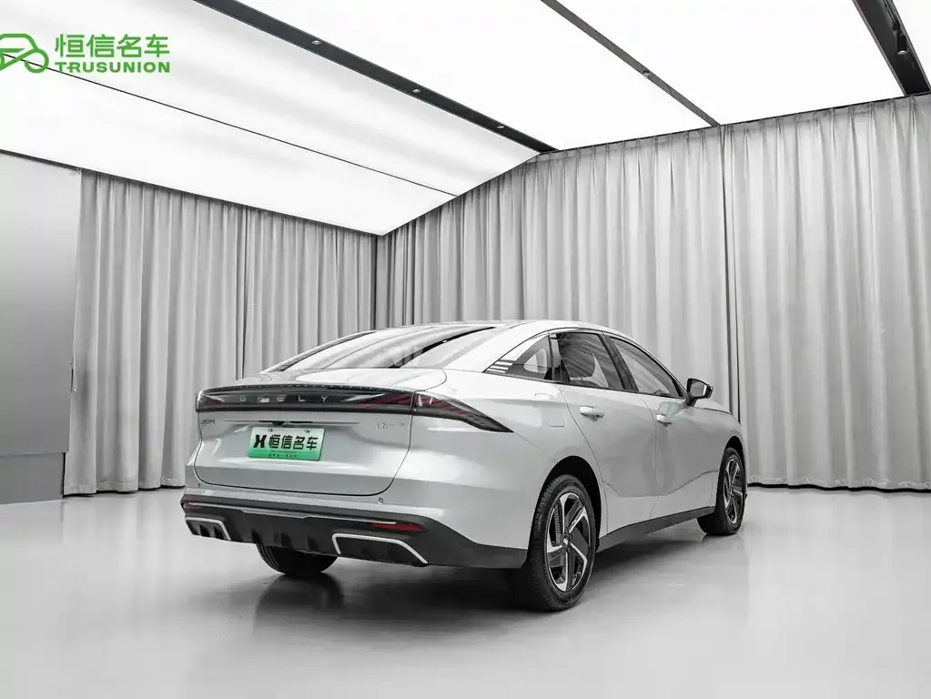 Geely Galaxy L6 — фото 8