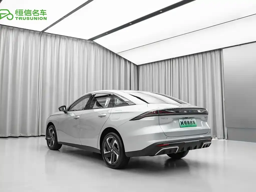 Geely Galaxy L6 — фото 3