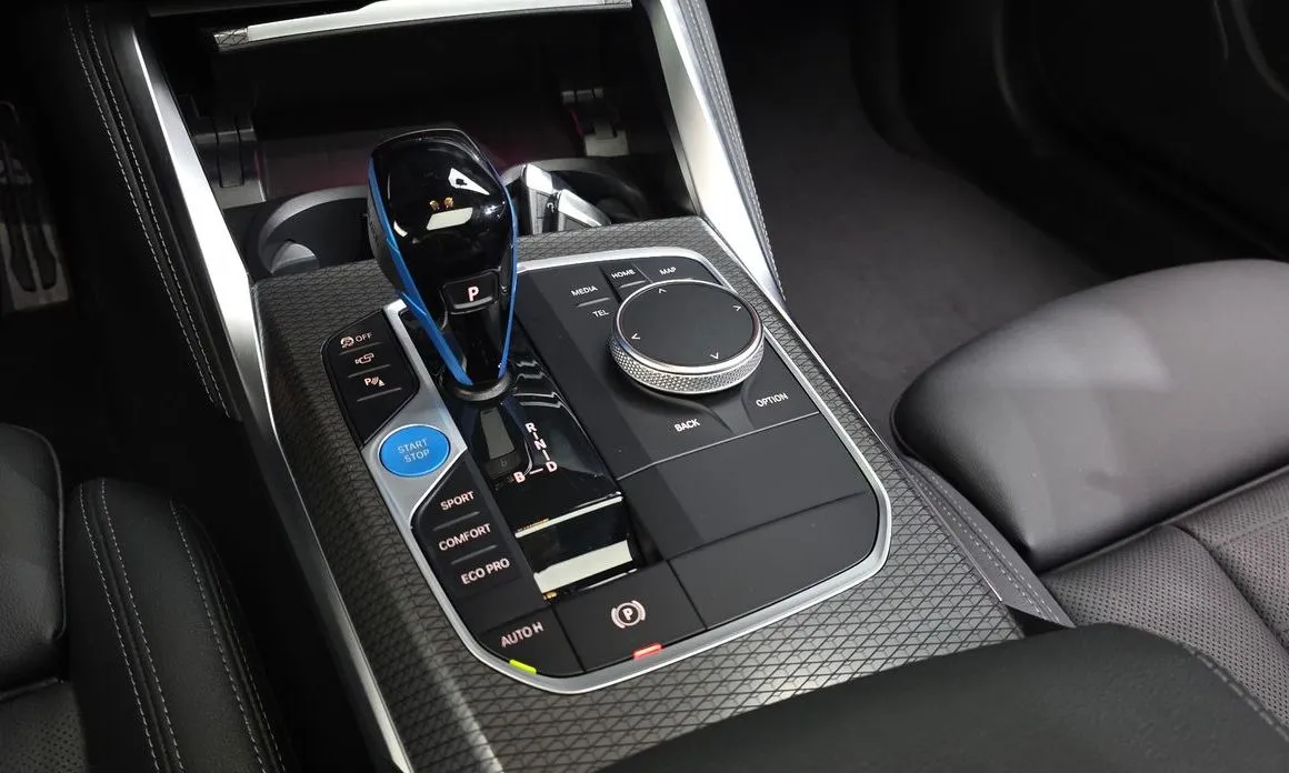 BMW i4 — фото 9