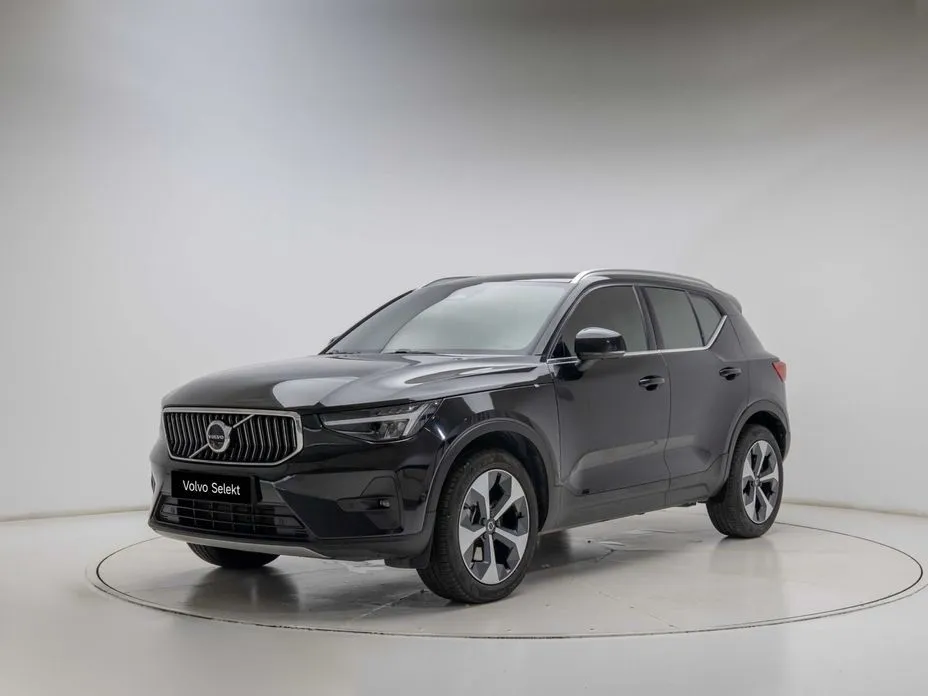 Volvo XC40 — фото 1