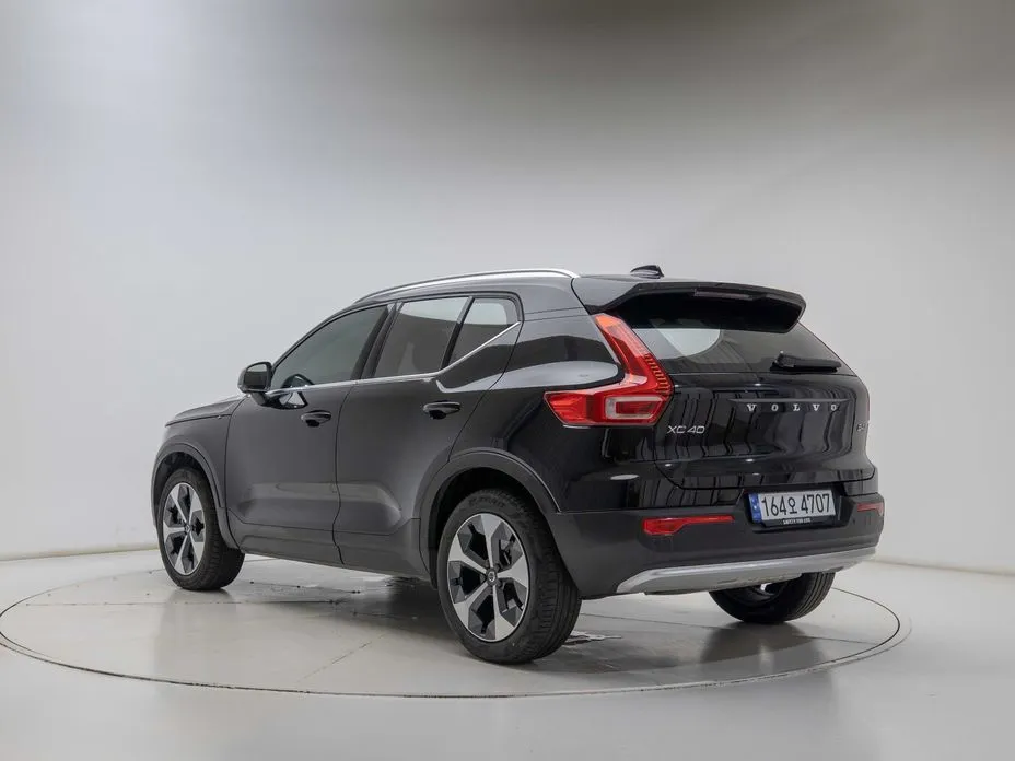 Volvo XC40 — фото 4