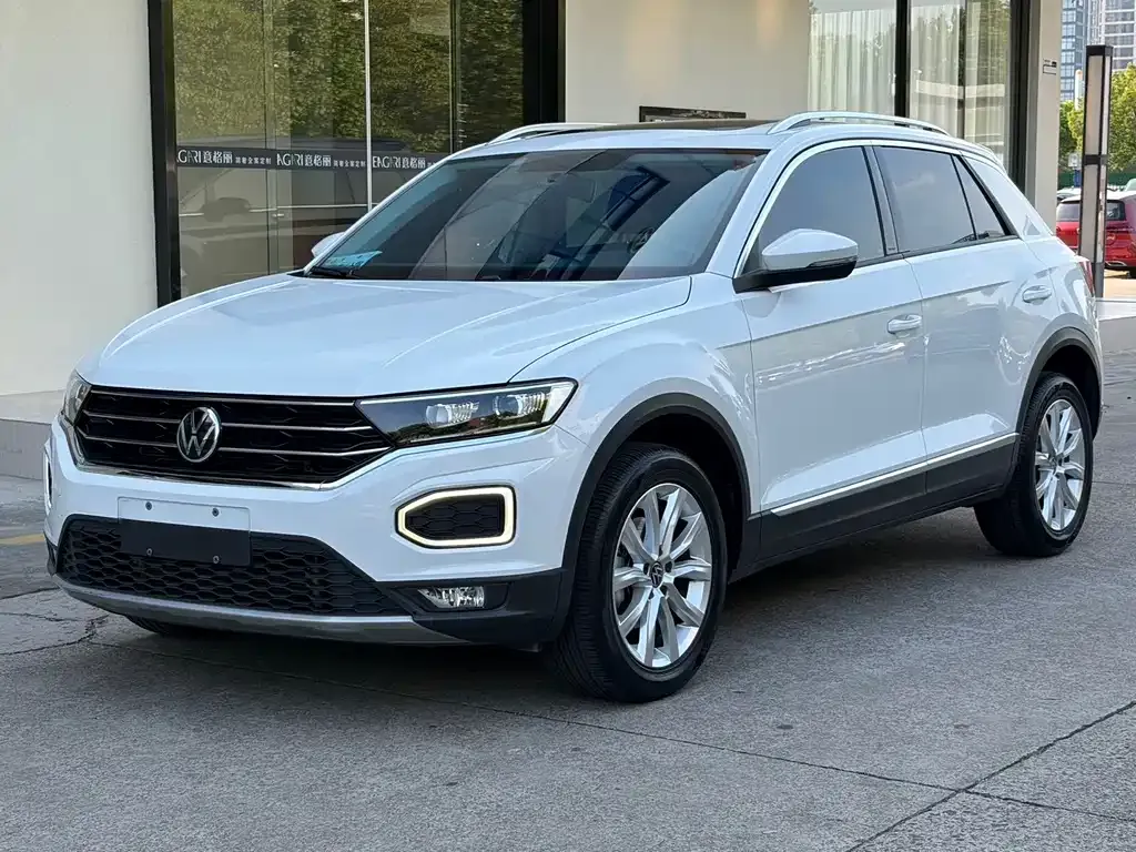 Volkswagen T-Roc — фото 9