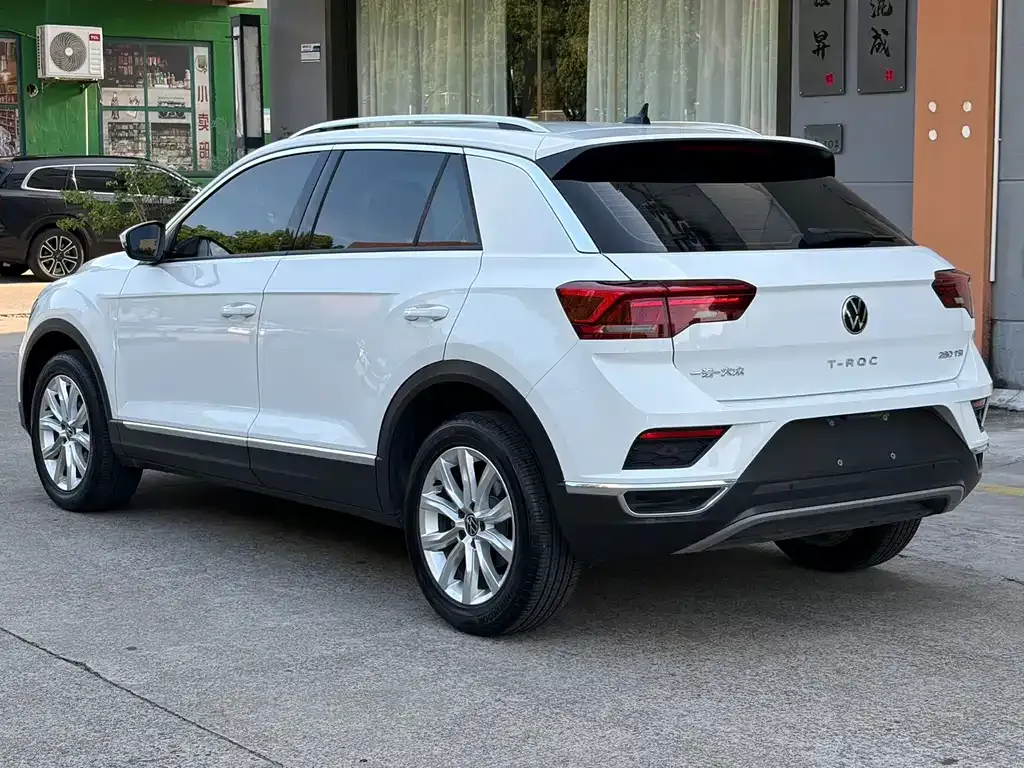 Volkswagen T-Roc — фото 5