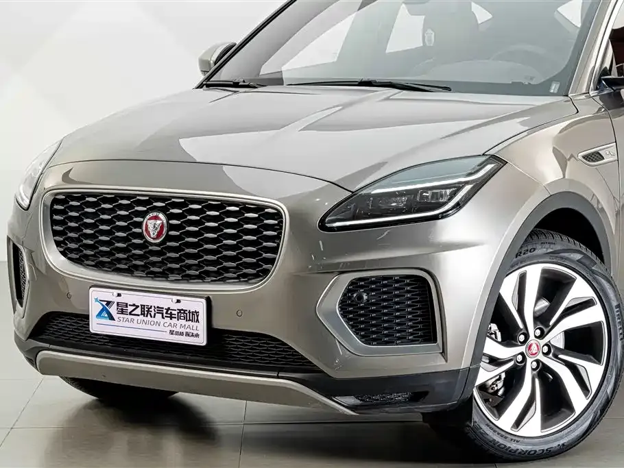 Jaguar E-PACE — фото 9