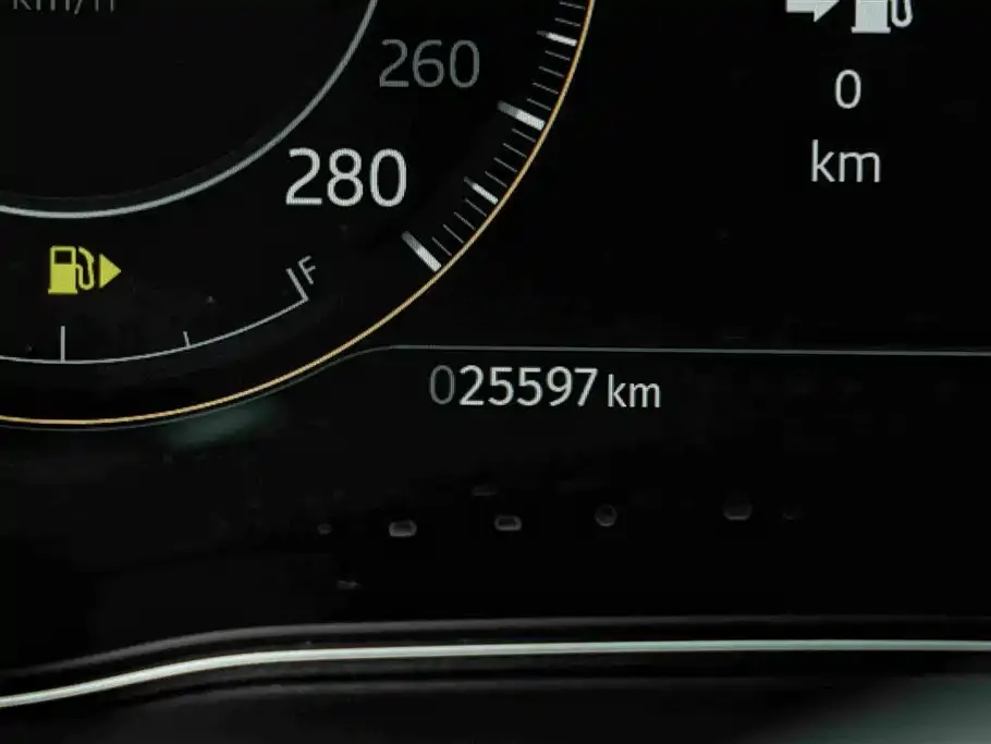 Jaguar E-PACE — фото 2