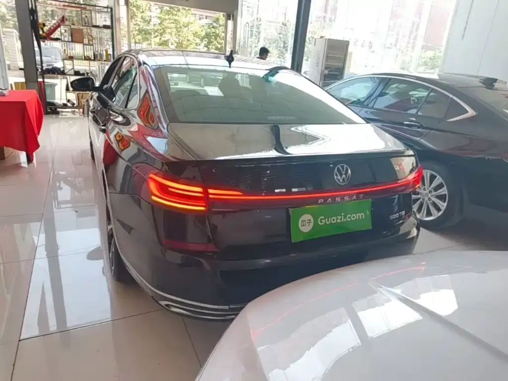 Volkswagen Passat — фото 6