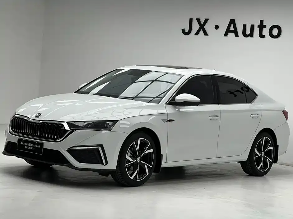 Skoda Octavia — фото 1