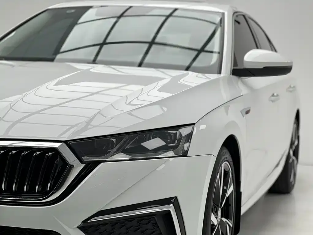 Skoda Octavia — фото 4