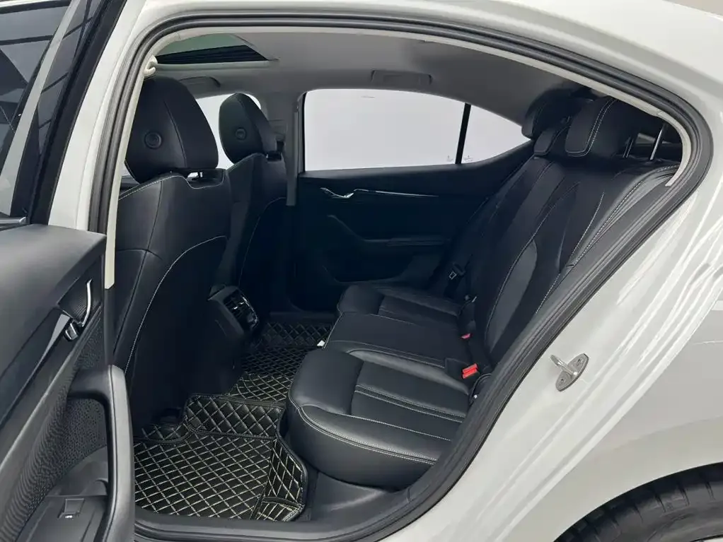 Skoda Octavia — фото 8