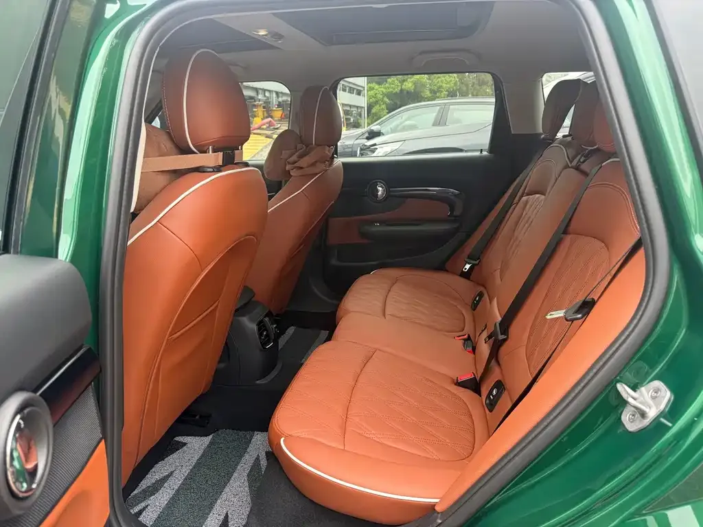 MINI Clubman — фото 2