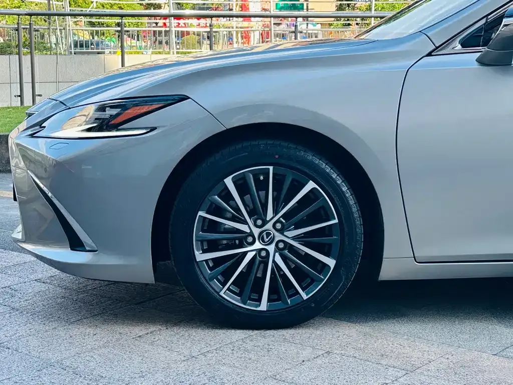 Lexus ES — фото 3