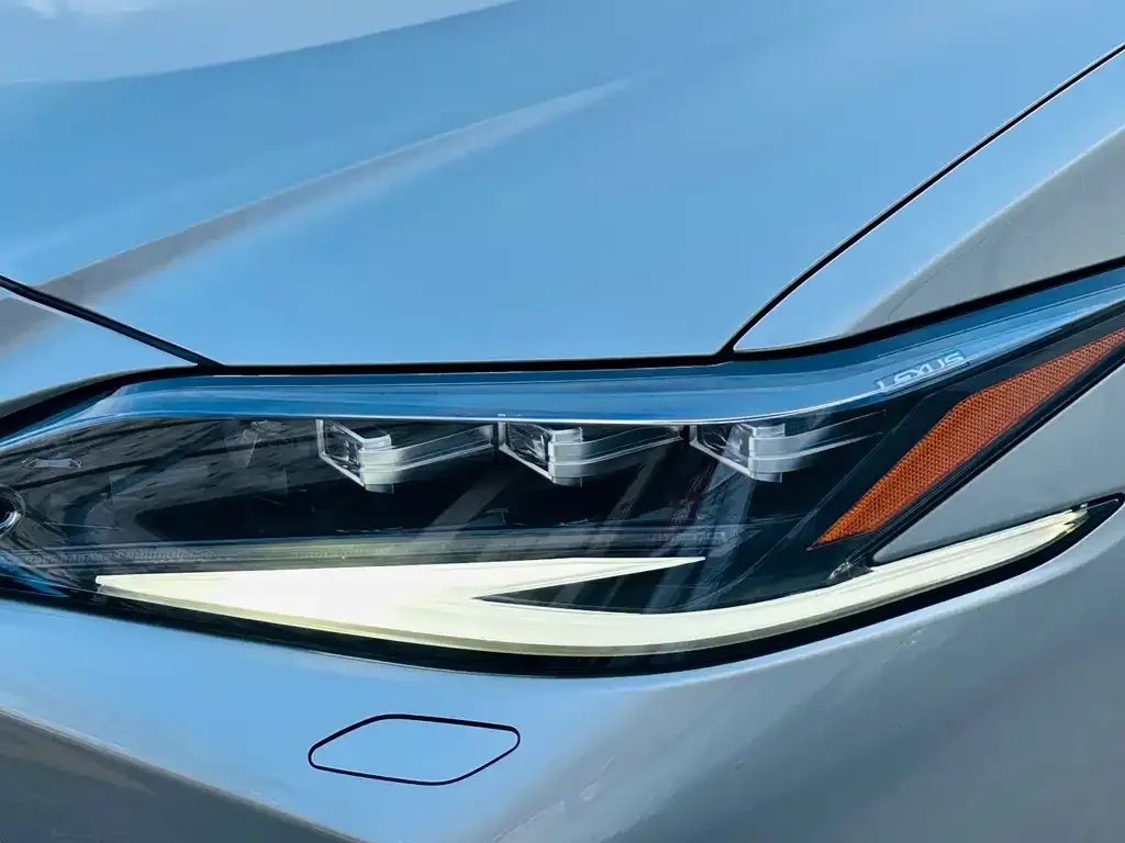Lexus ES — фото 4