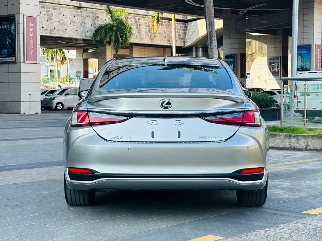 Lexus ES — фото 5