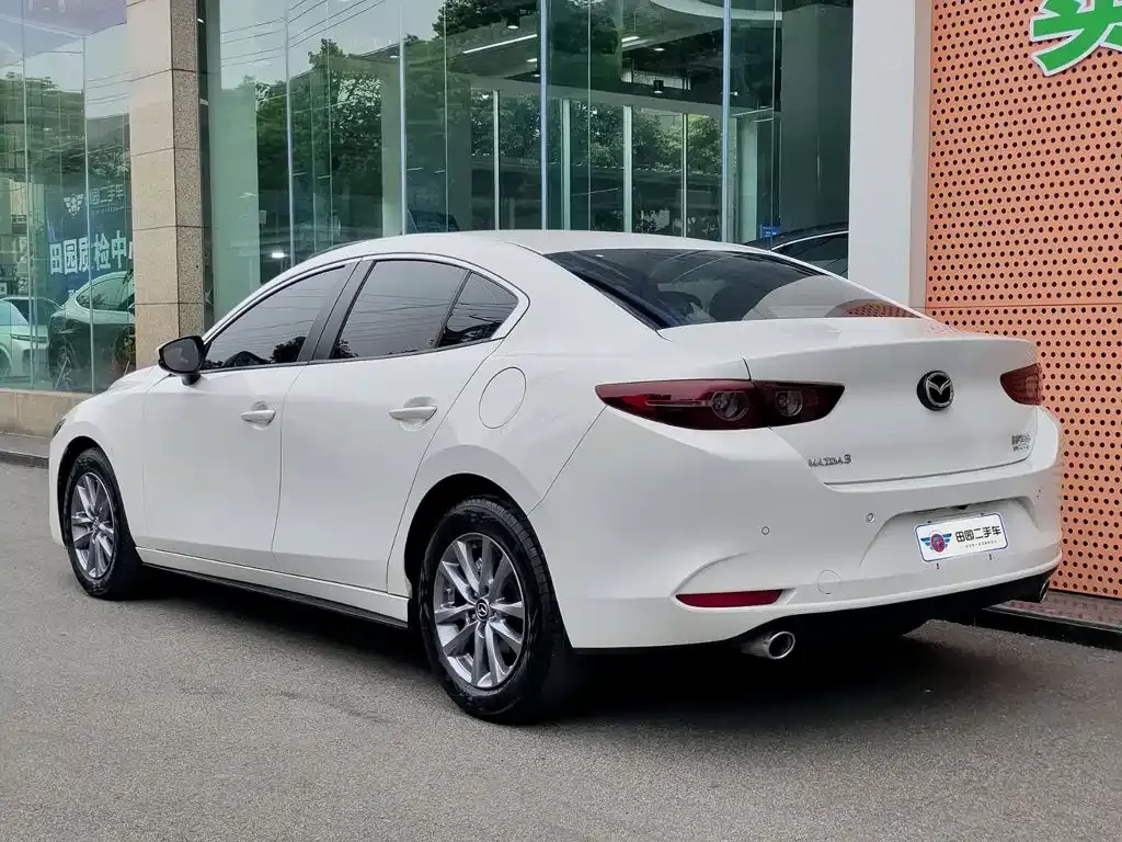 Mazda 3 Axela — фото 10