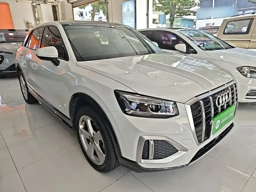 Audi Q2L — фото 4