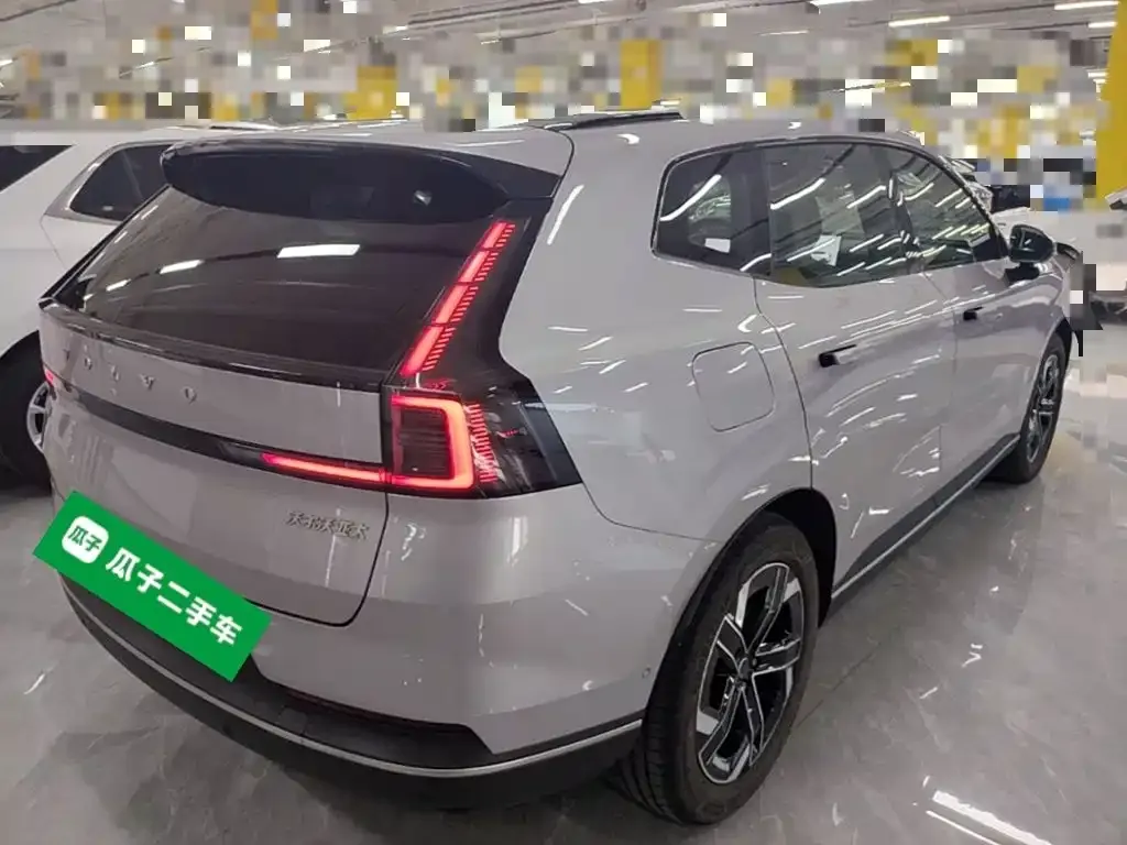 Volvo XC70 Plug-in Hybrid — фото 8