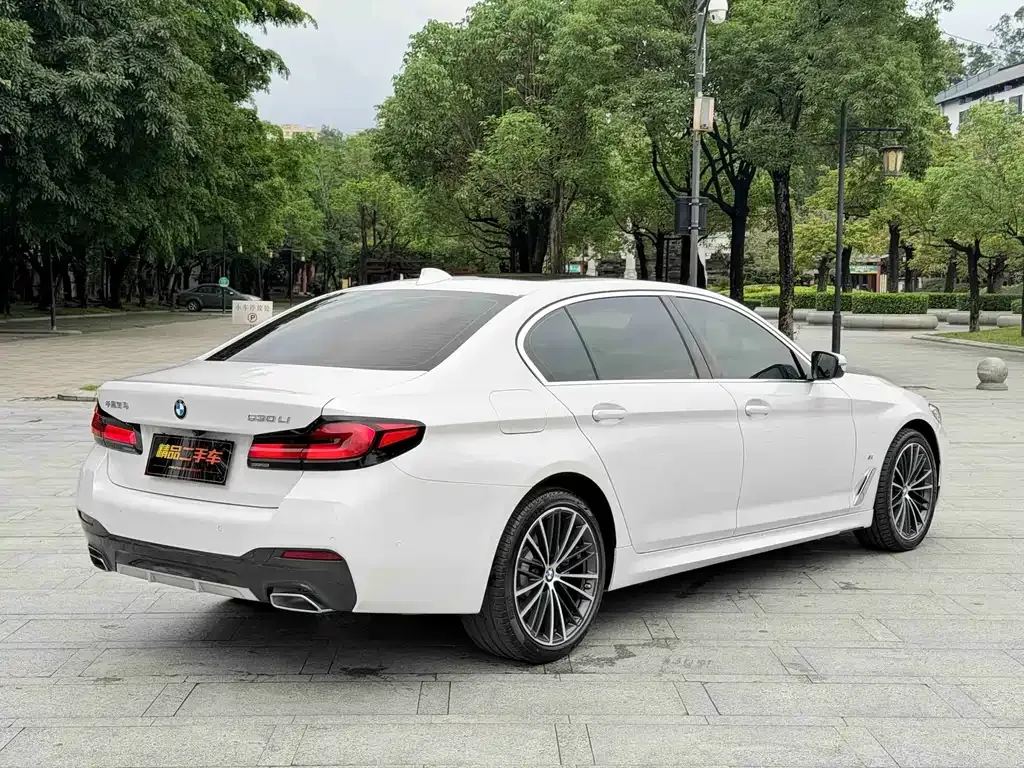 BMW 5 Series — фото 4