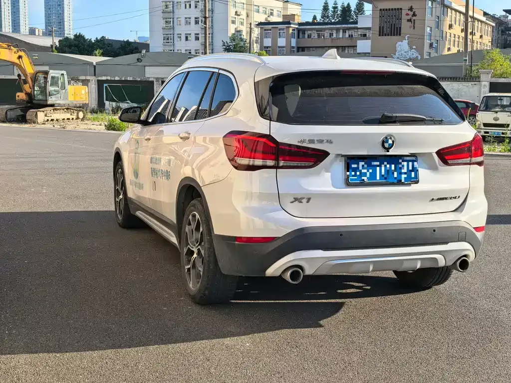 BMW X1 — фото 9