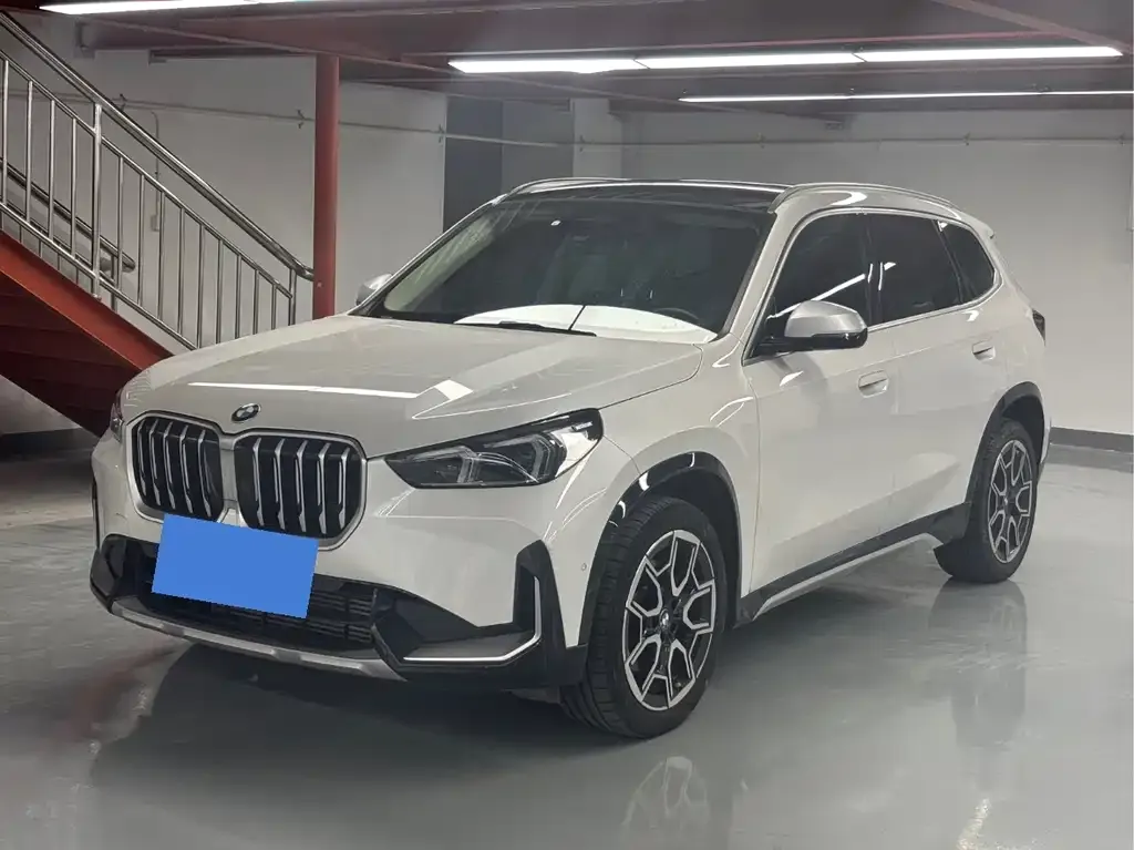 BMW X1 — фото 1