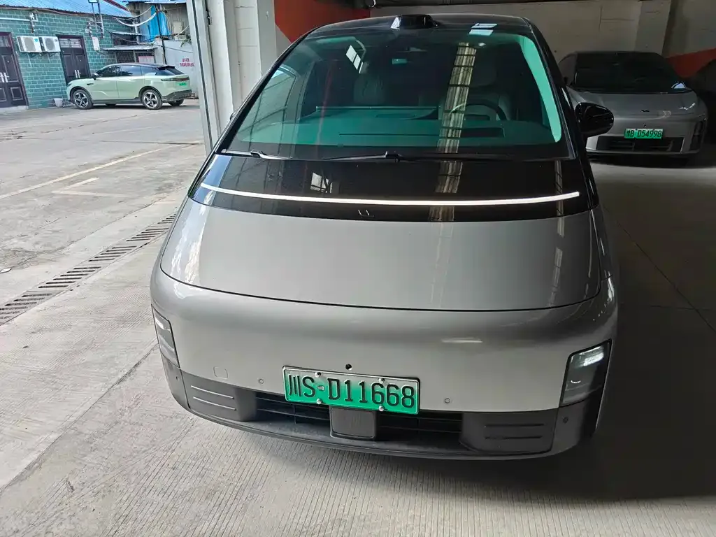 Li Auto MEGA — фото 1