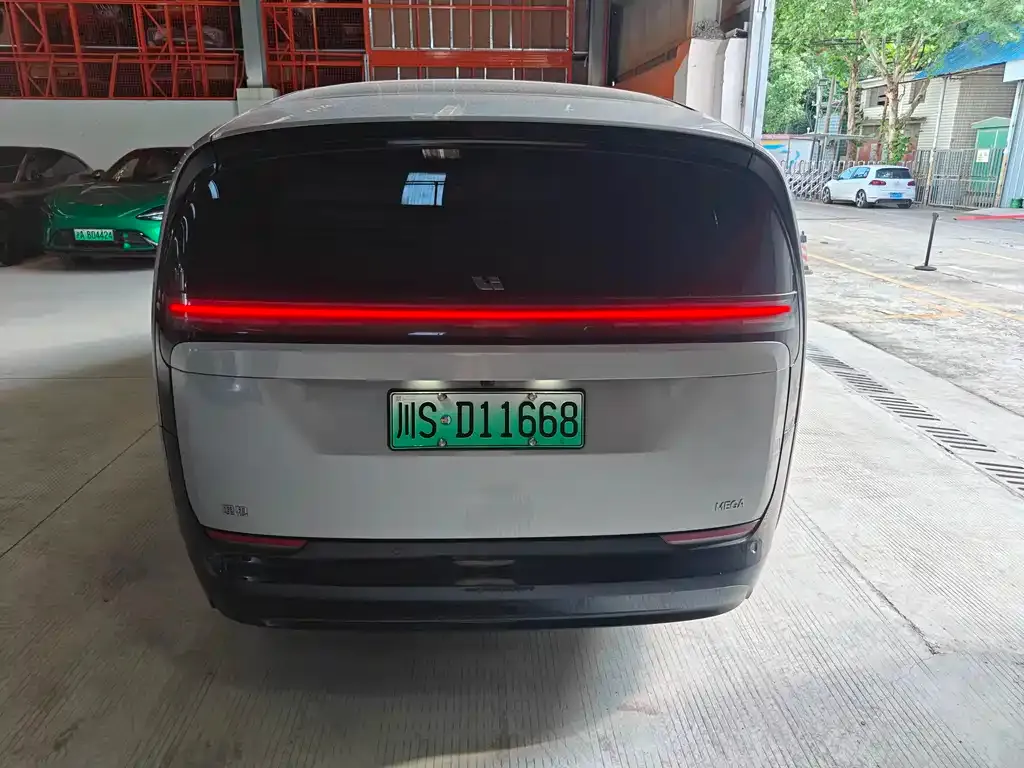 Li Auto MEGA — фото 5