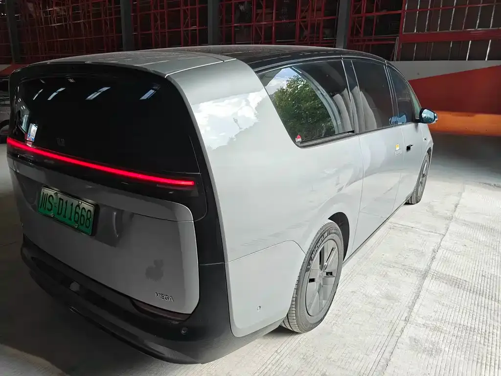 Li Auto MEGA — фото 3