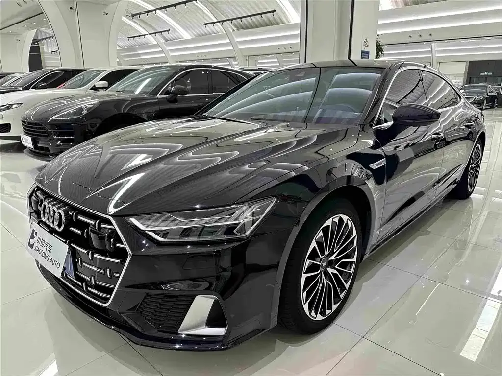 Audi A7L — фото 1