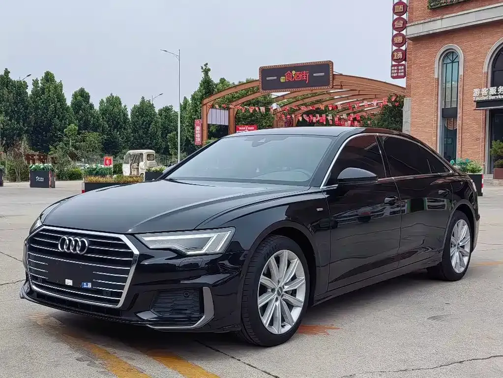 Audi A6L — фото 1
