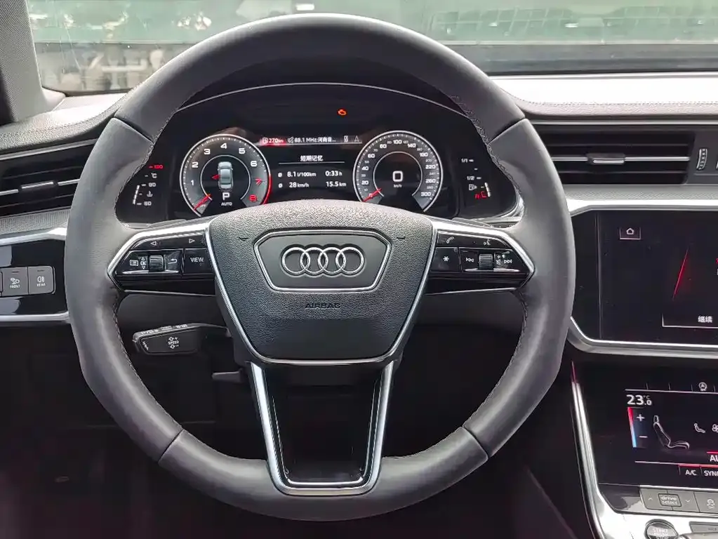 Audi A6L — фото 10
