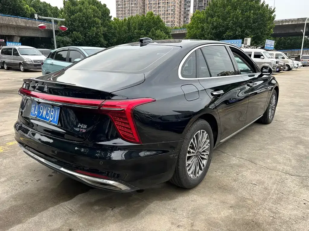 Hongqi H5 — фото 5