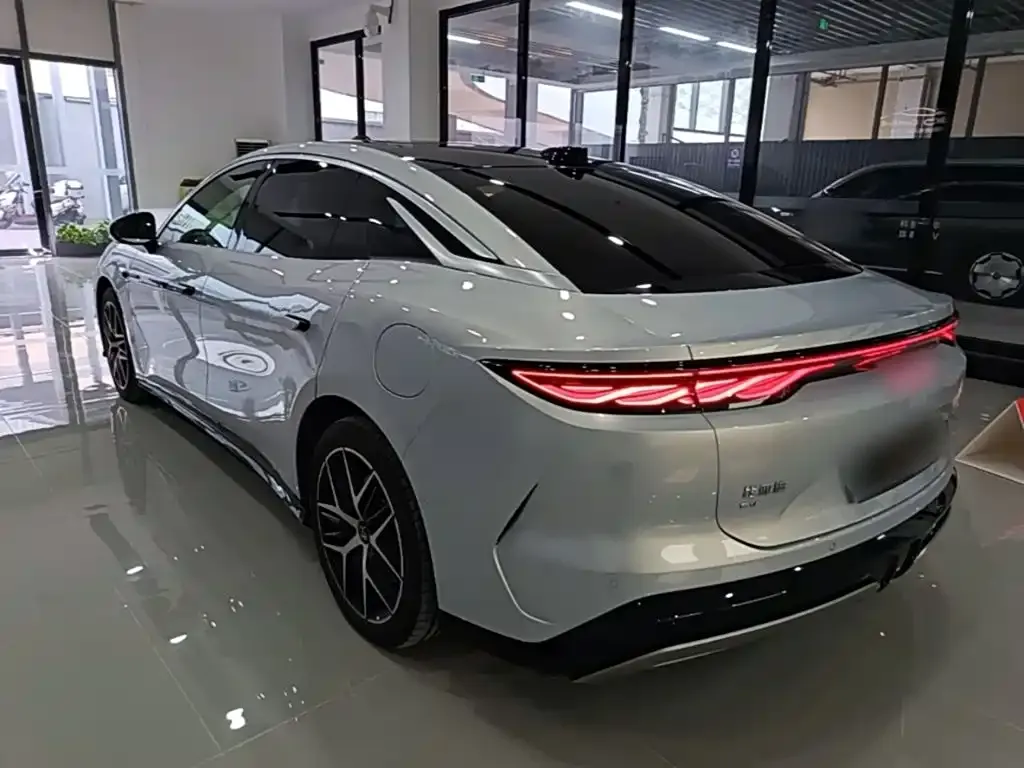 BYD Han L — фото 8