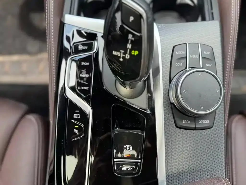 BMW 5 Series New Energy — фото 3