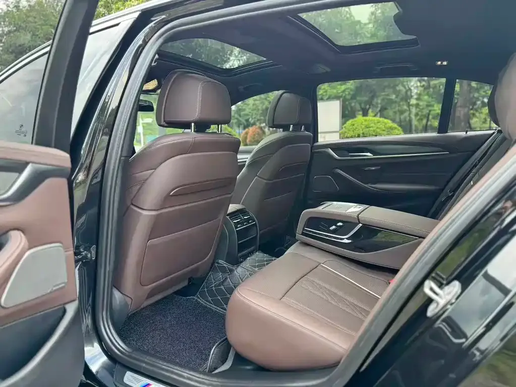 BMW 5 Series New Energy — фото 9