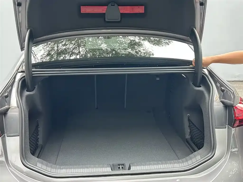 Audi 奥迪A6L e-tron — фото 5