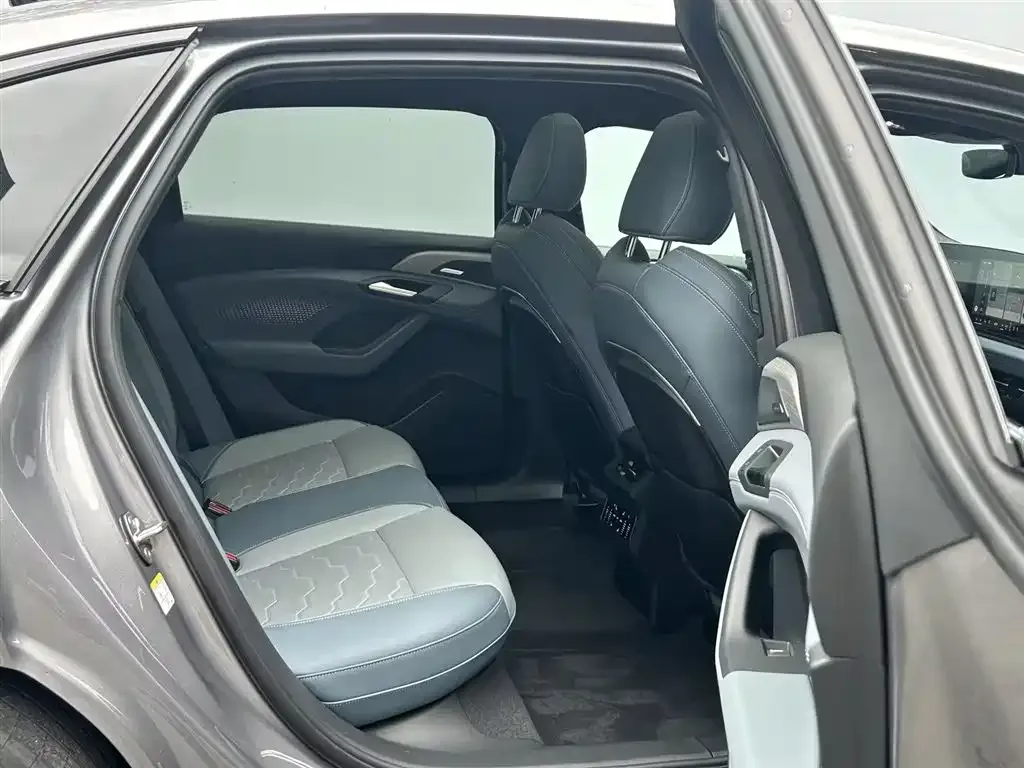 Audi 奥迪A6L e-tron — фото 10