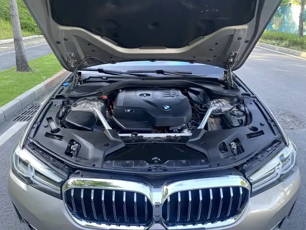 BMW 5 Series — фото 2