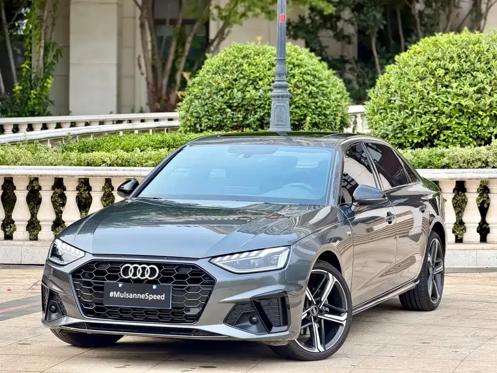 Audi A4L — фото 1