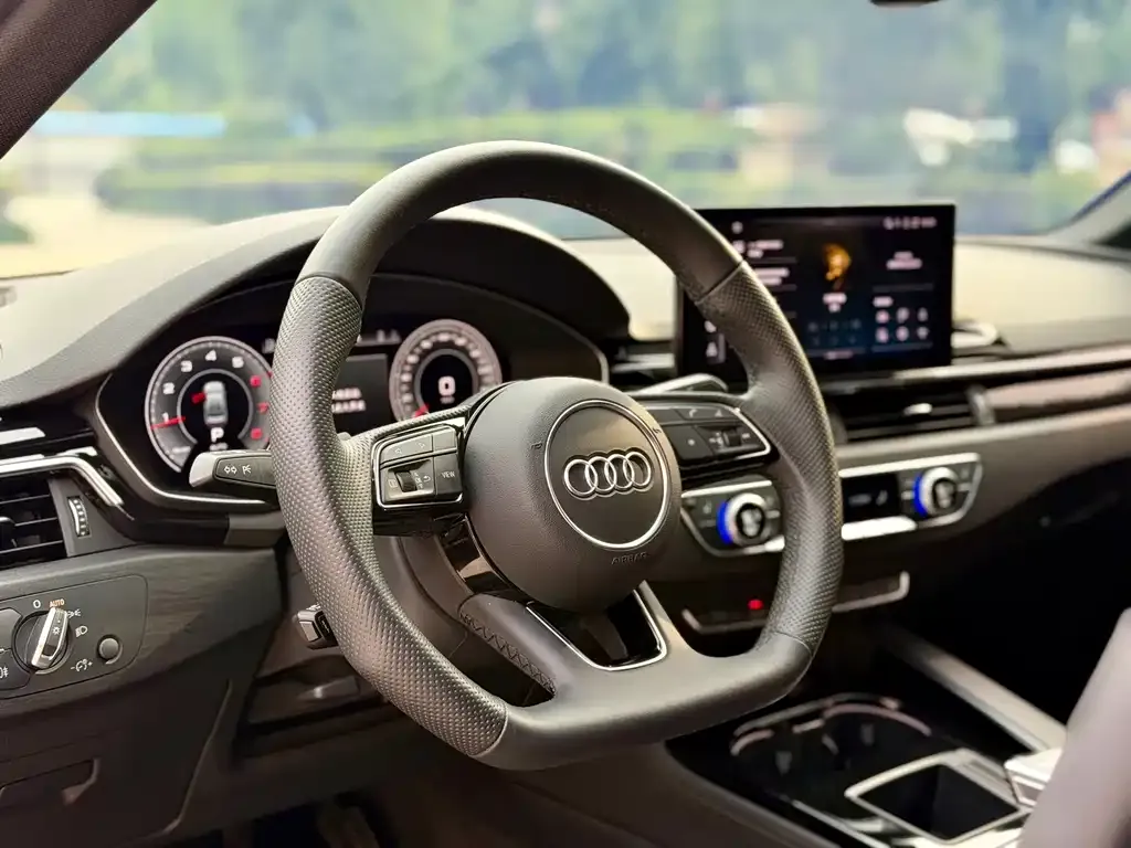 Audi A4L — фото 5