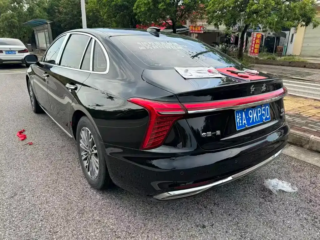 Hongqi H5 — фото 7