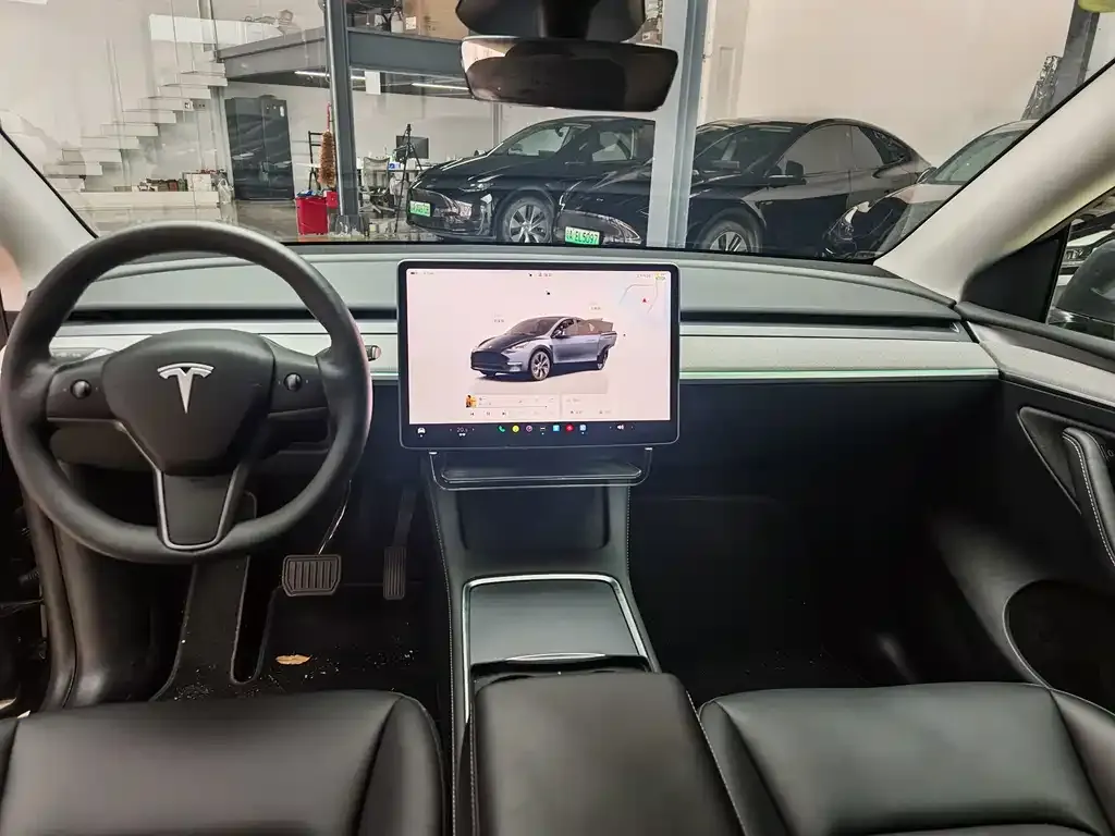 Tesla Model Y — фото 7