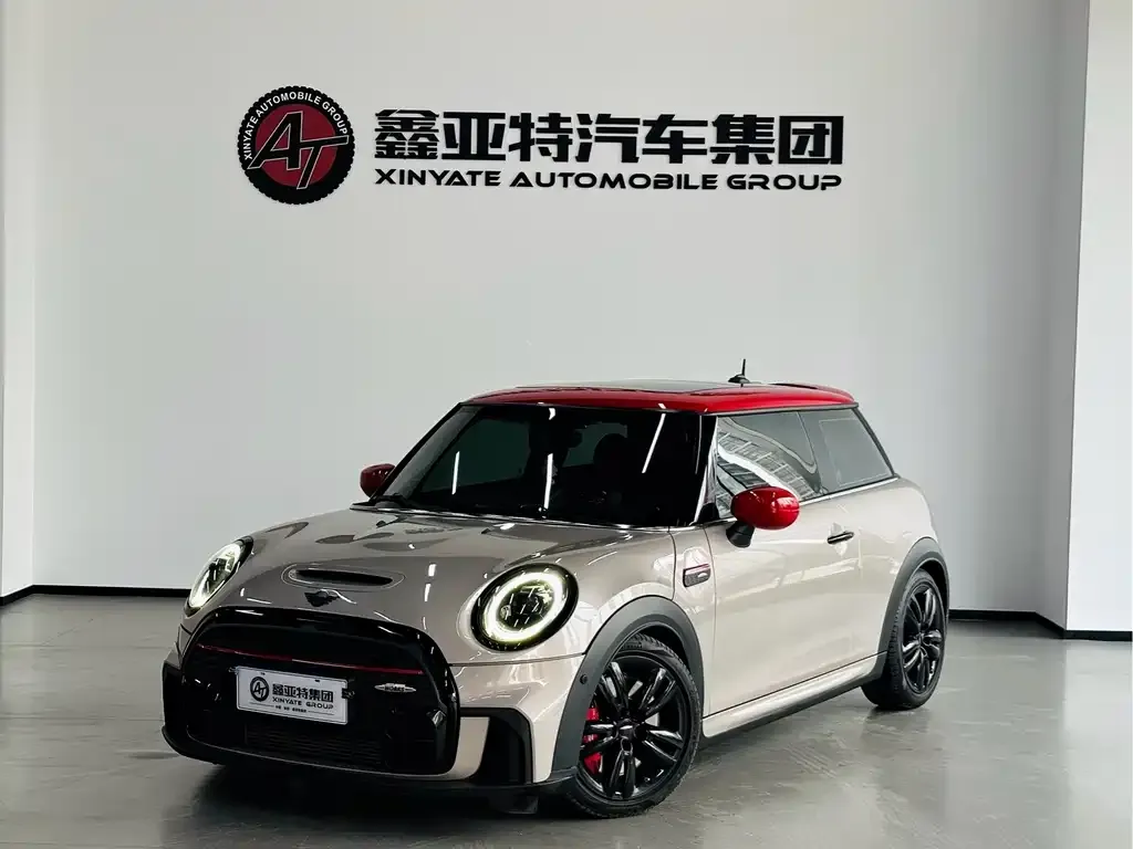 MINI JCW (John Cooper Works) — фото 1