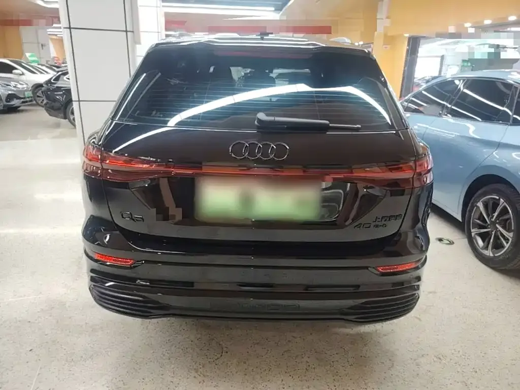 Audi Q5 e-tron — фото 6