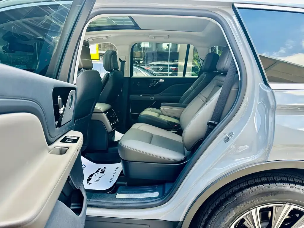 Lincoln Aviator — фото 7